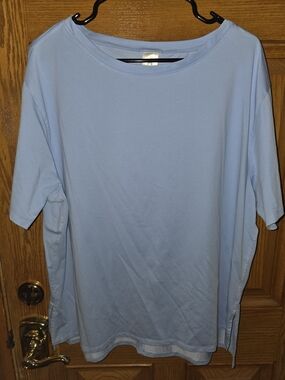 Women's Short Sleeve Active Tee in Light Blue